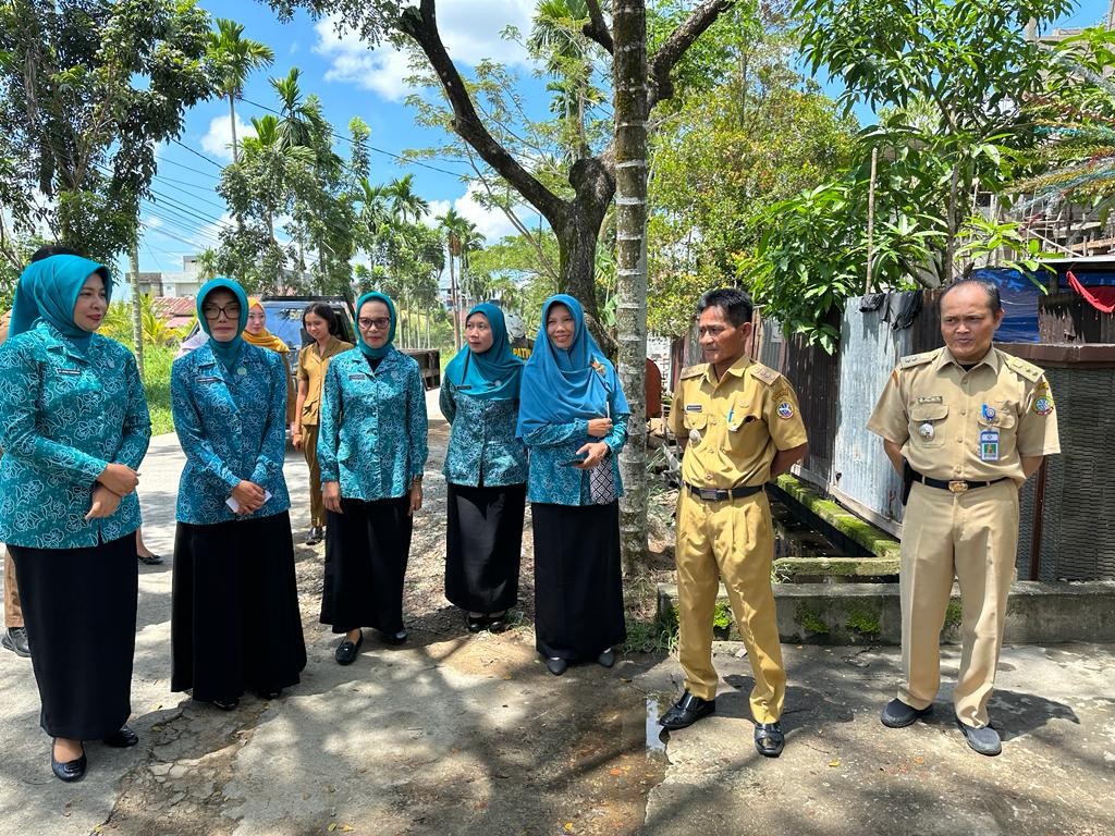 Kunjungan TP. PKK Provinsi Kalimantan Barat dan TP. PKK Kota Pontianak Dalam Rangka Pembinaan Pilot Project Peduli Stunting